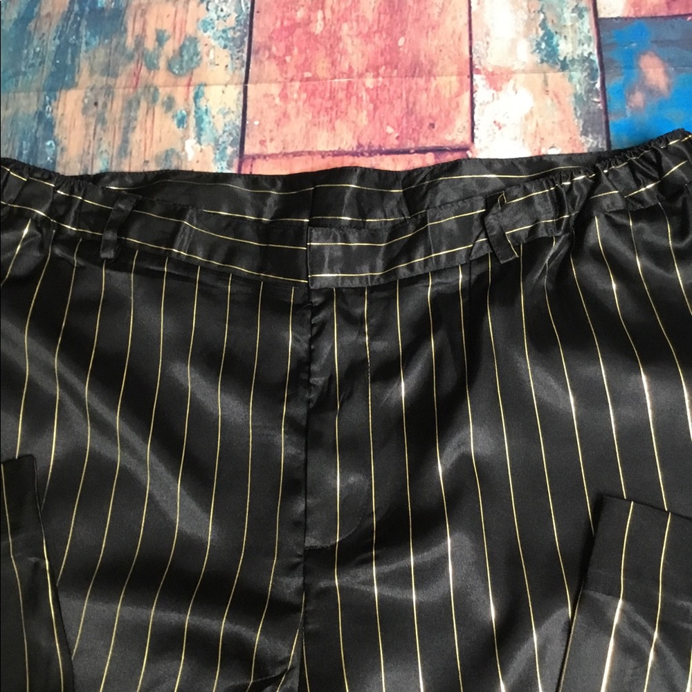 Women’s 🌸SOLD🌸 Pinstriped Pant - Picture 3 of 6